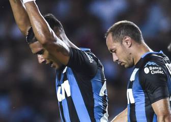 El líder Racing golea con gran actuación de Arias y Díaz
