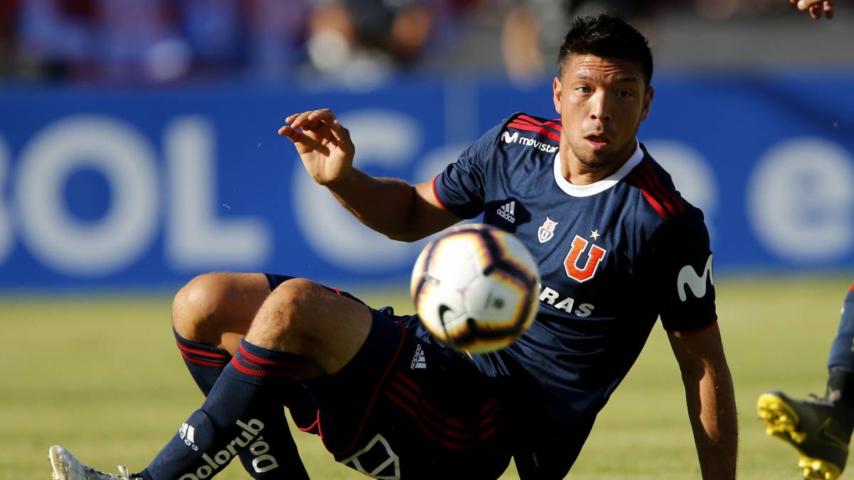 En medio de la recuperación del desgarro que sufrió en la llave de vuelta de la Copa Libertadores ante Melgar, el defensa se refirió al difícil momento de los azules.