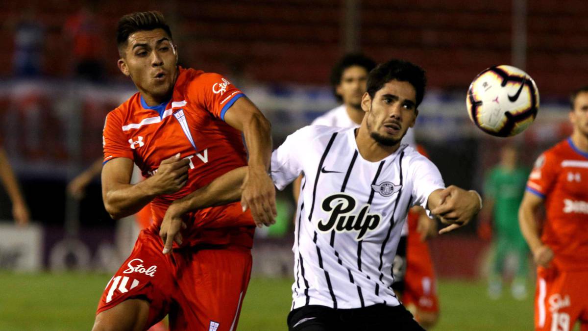 El cuadro cruzado pagó un pésimo inicio de partido y sumó una derrota en su primer partido por la Copa Libertadores. Anotaron Martínez y Bareiro para el local, Aued para la UC.