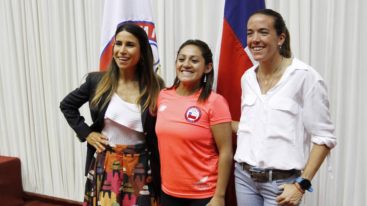 La cita contó con más de un centenar de personas y en ella se destacó el rol de la mujer en el deporte, con la presencia de diversas autoridades gubernamentales.