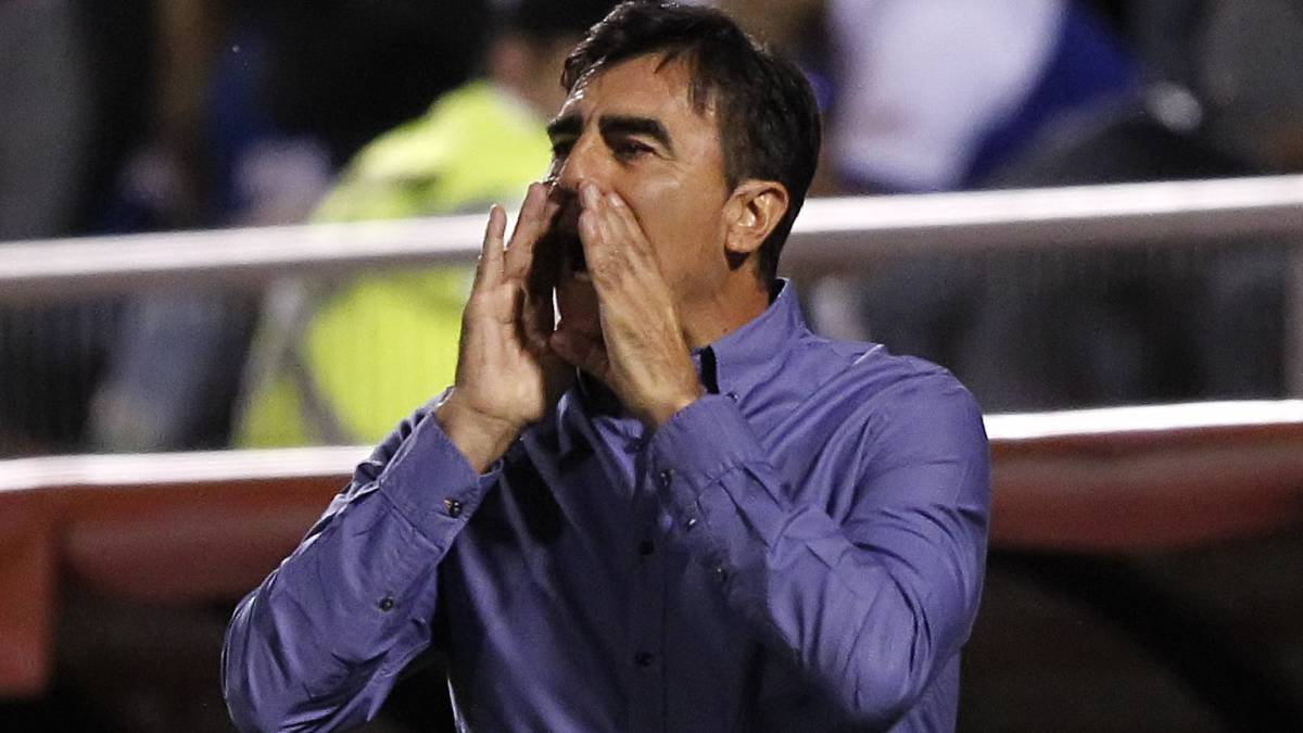 El técnico de Universidad Católica se mostró feliz por el triunfo obtenido frente a La Calera por 1-0 y destacó la actitud de su equipo por ir en busca de la victoria.