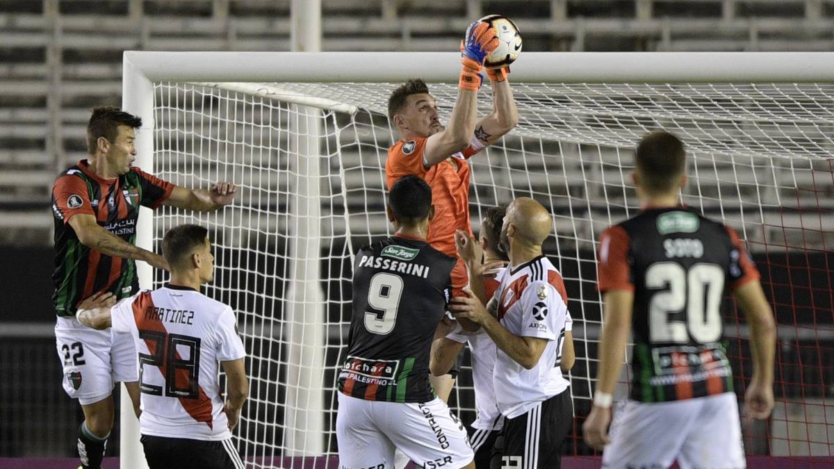 Internacional se distancia y Palestino suma en el Grupo A