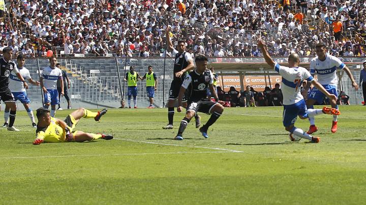 Católica golpeó a Mario Salas y se quedó con el clásico