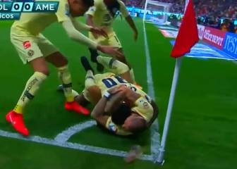 El potente cabezazo que Nico Castillo le marcó a Chivas