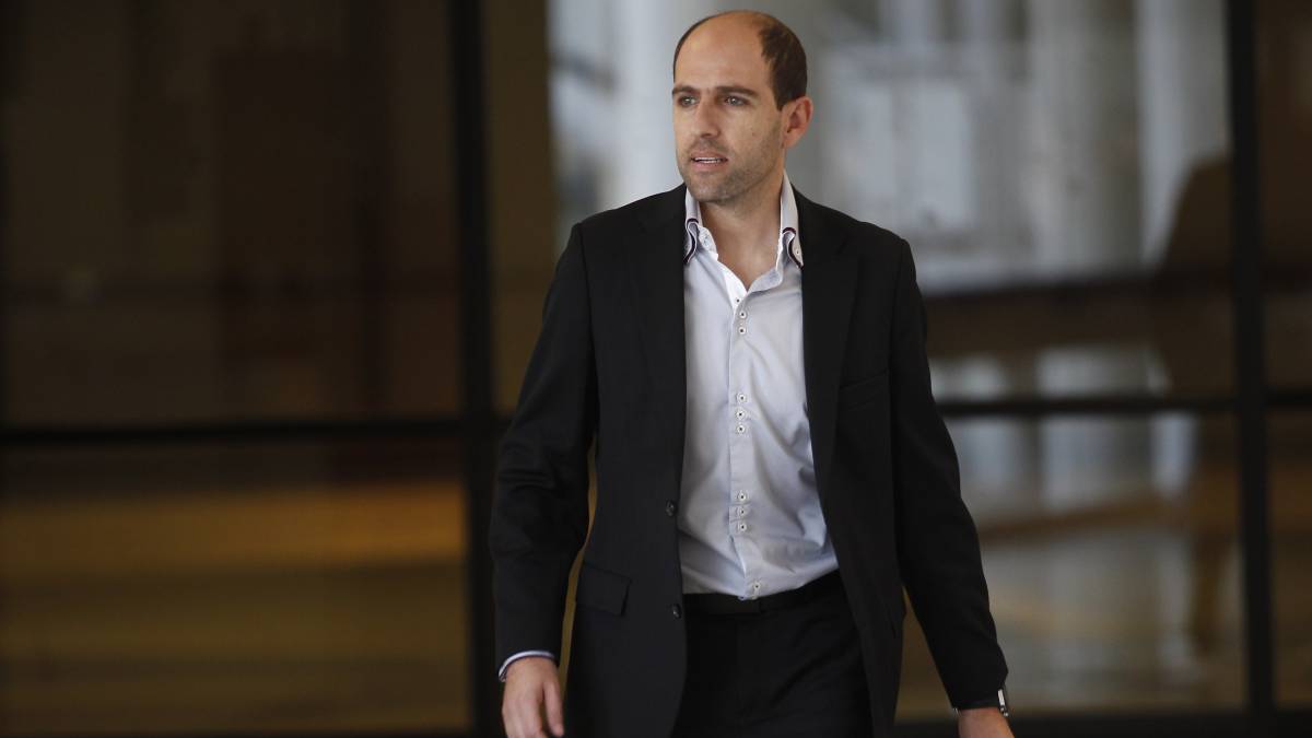 El ex presidente de la ANFP, quien hoy vive como testigo protegido por su participación en el escándalo de la FIFA, debió asistir a una audiencia por el caso.