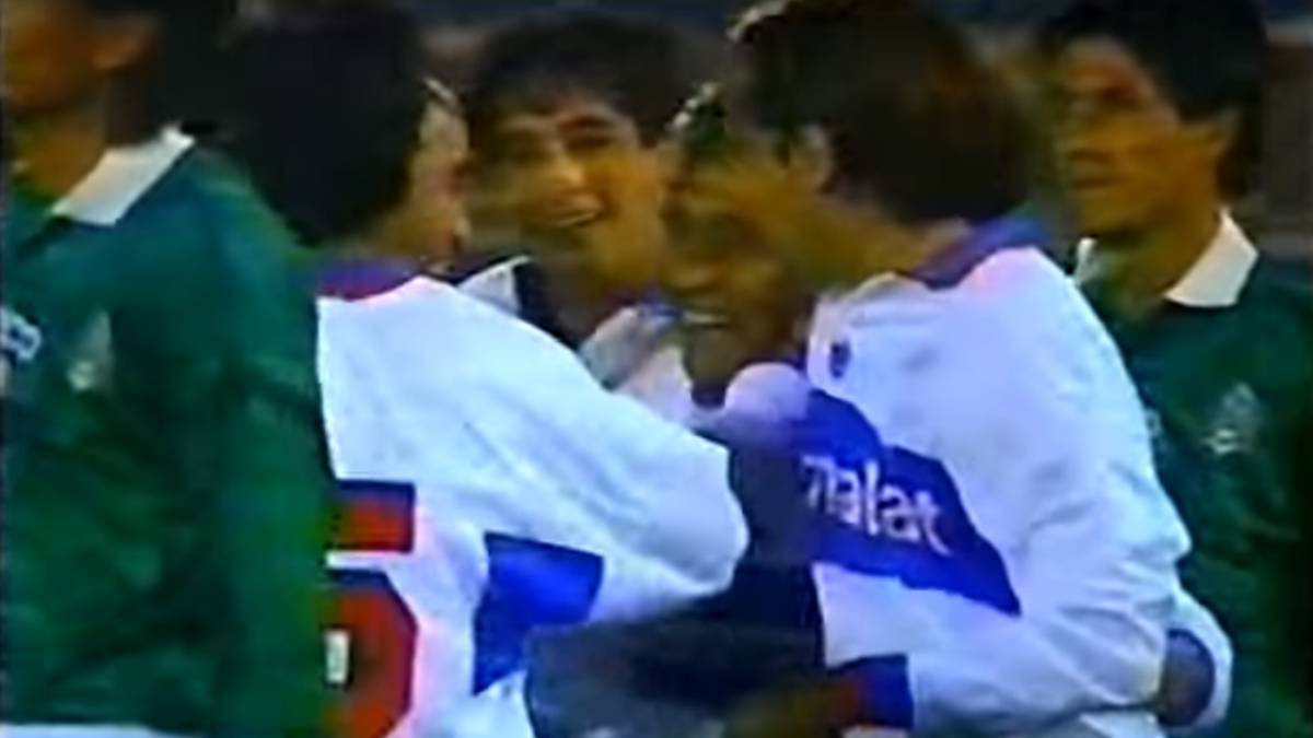 Los norteamericanos, que se preparaban para Francia 1998, tuvieron una presentación para el olvido al caer por 5-1 ante los cruzados, a dos meses de iniciar el torneo.