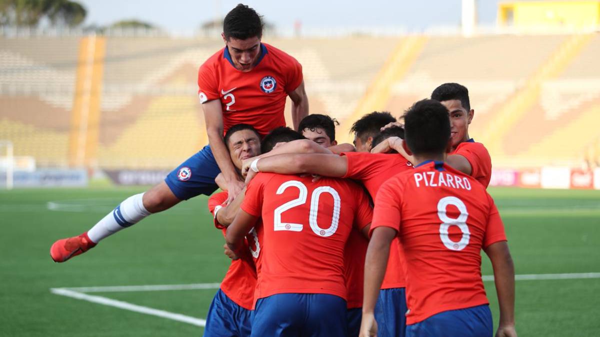 La Roja golea y se mantiene con vida en el Sudamericano