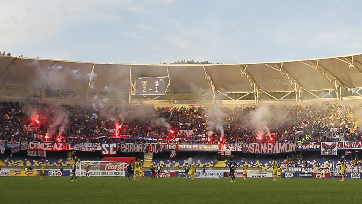 El tribunal de disciplina sancionó a Universidad de Chile por los graves hechos generados por su barra en el duelo ante la Universidad de Concepción por el torneo nacional.