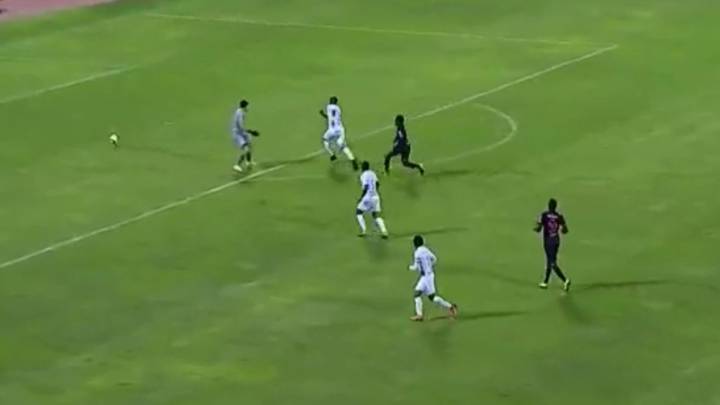 El absurdo gol en contra que hizo sufrir a Lampe y Ponce