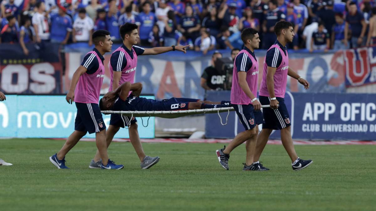 El cuadro azul tiene un periodo acotado para ingresar la solicitud de reemplazo del defensor, y también uno establecido para buscar un nuevo jugador.