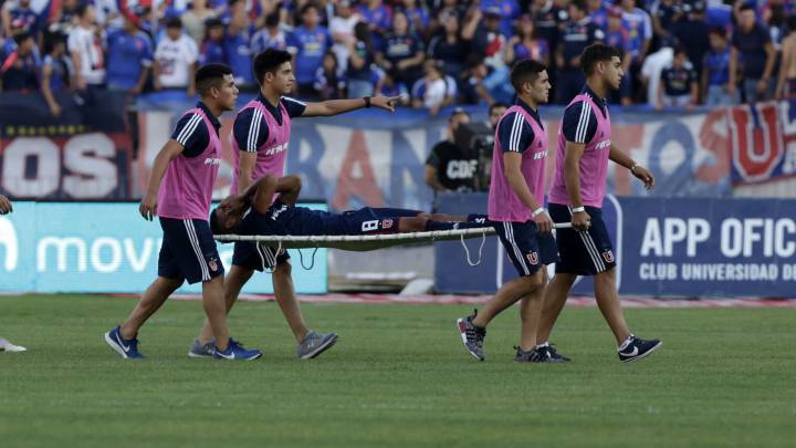 El cuadro azul tiene un periodo acotado para ingresar la solicitud de reemplazo del defensor, y también uno establecido para buscar un nuevo jugador.