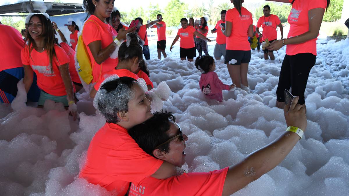 La gente disfruta del Running Festival 2018 en Colina.