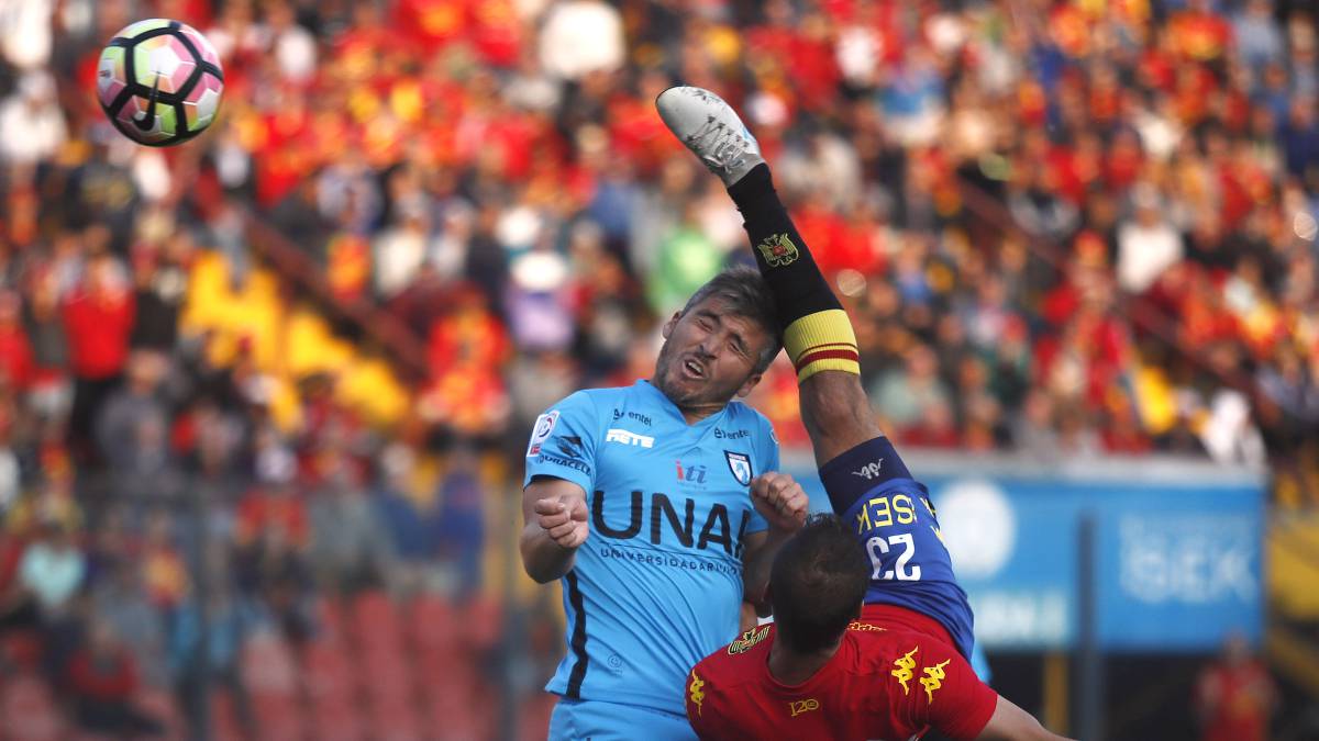Unión Española e Iquique en un partido en Santa Laura