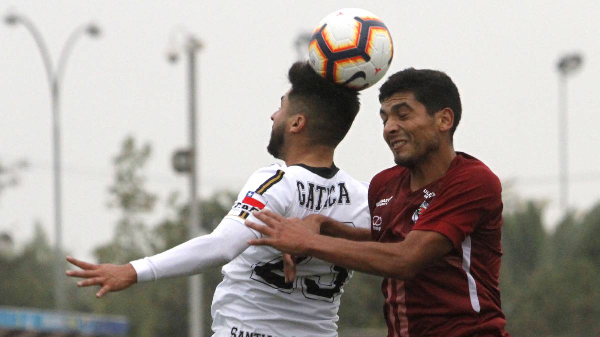 Los microbuseros cayeron como locales por 3-1 frente a Santa Cruz y desaprovecharon la opción de ser líderes en la B. Por otro lado, Temuco perdió frente a Barnechea.