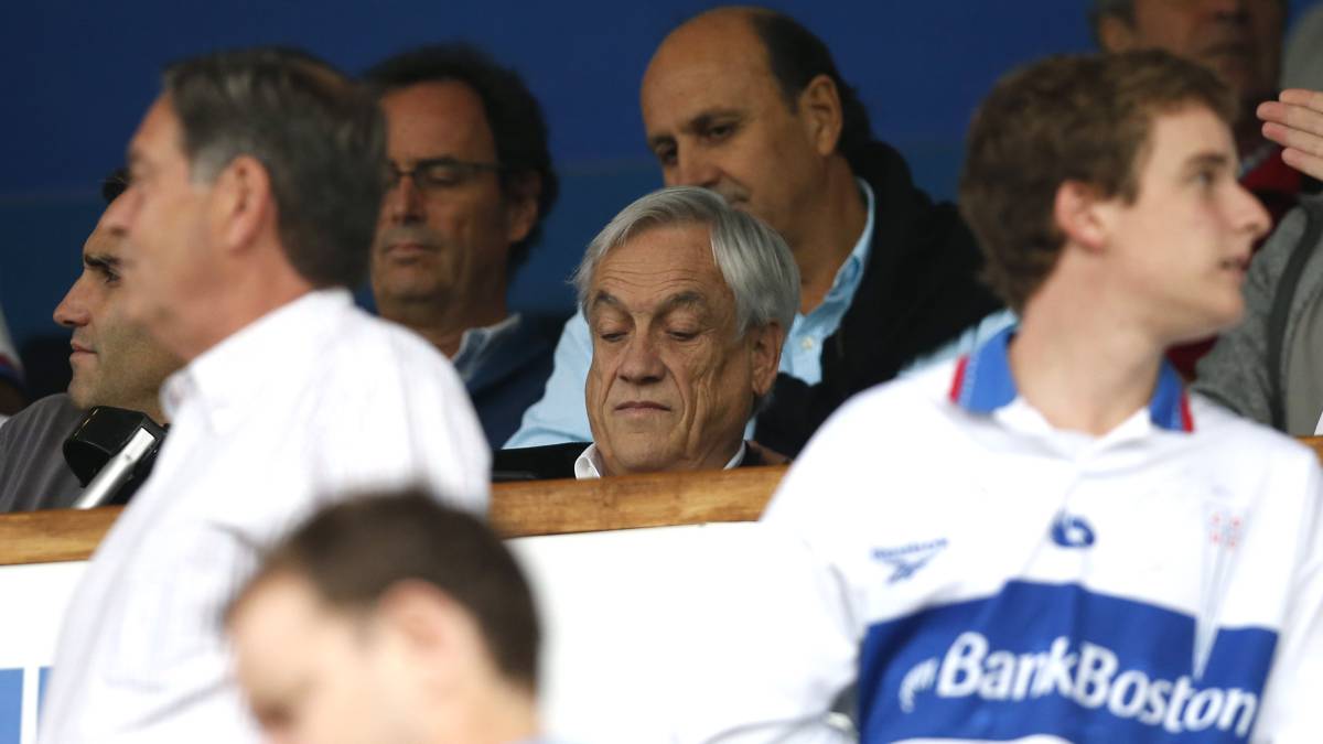 Sebastián Piñera sorprende y asiste al clásico UC - U. de Chile
