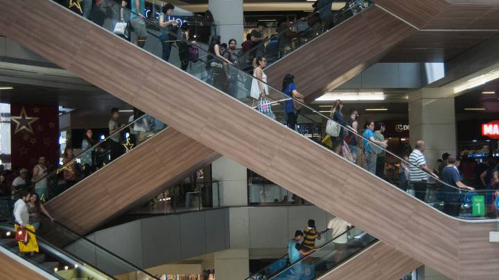 Revisa en qué horario estará abierto el comercio durante el sábado 20 y domingo 21 de abril, por las festividades de Semana Santa. Mall, Jumbo, EASY, Líder, y más.