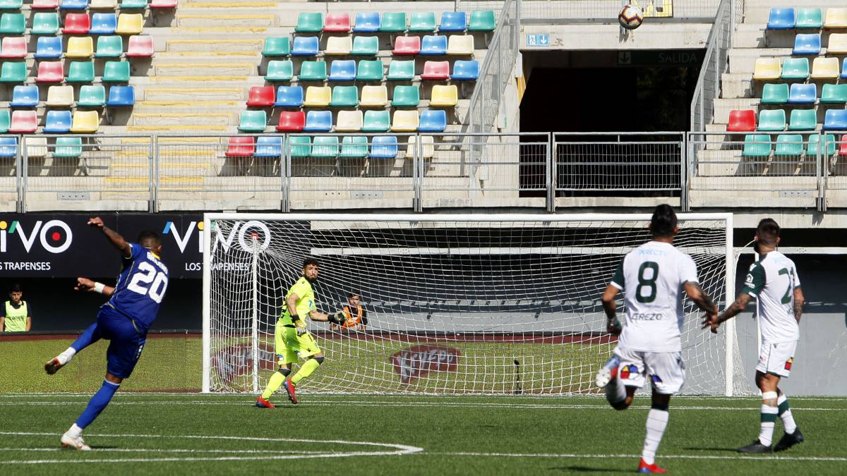 El renacer de Briceño: golazo de mitad de cancha y figura en la B
