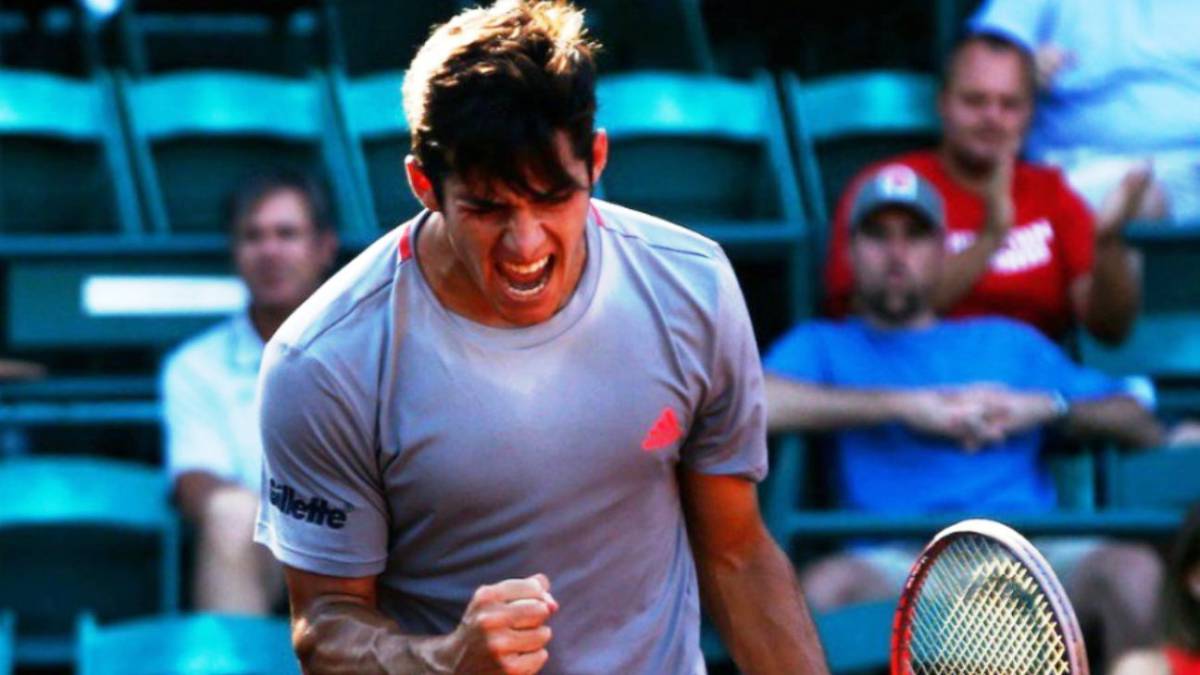 Cristian Garín celebra su triunfo sobre el canadiense Denis Shapovalov en el ATP de Barcelona 2019.