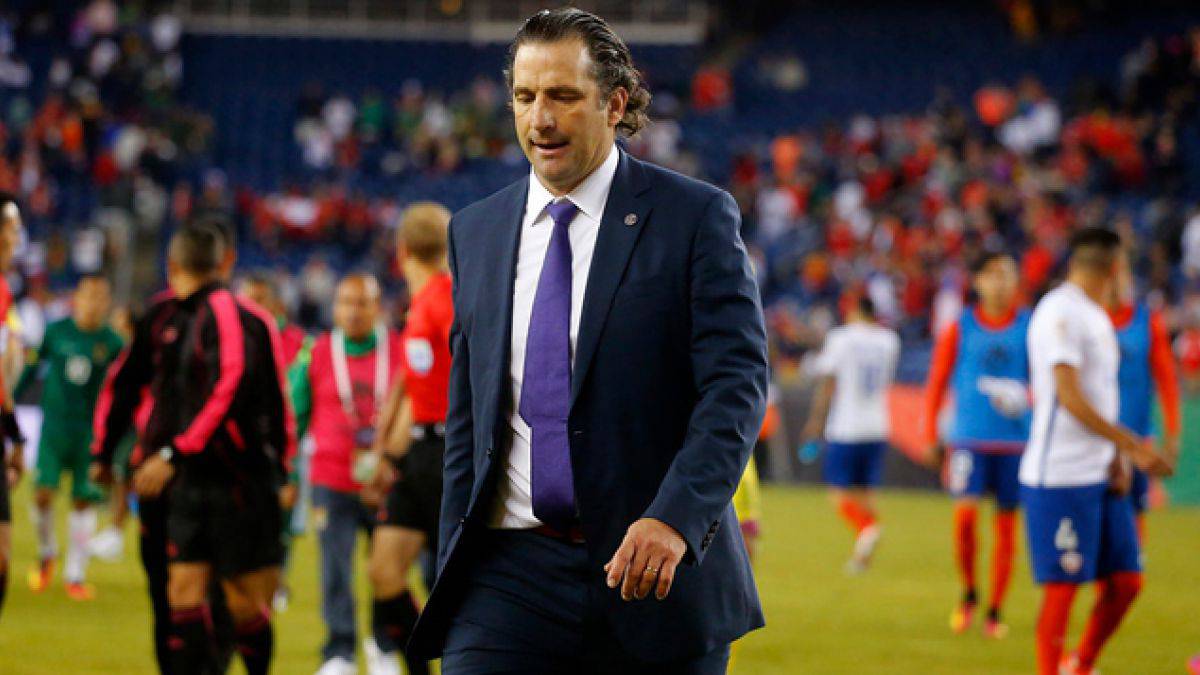 Pizzi recuerda a la Roja y da su receta para frenar a Messi