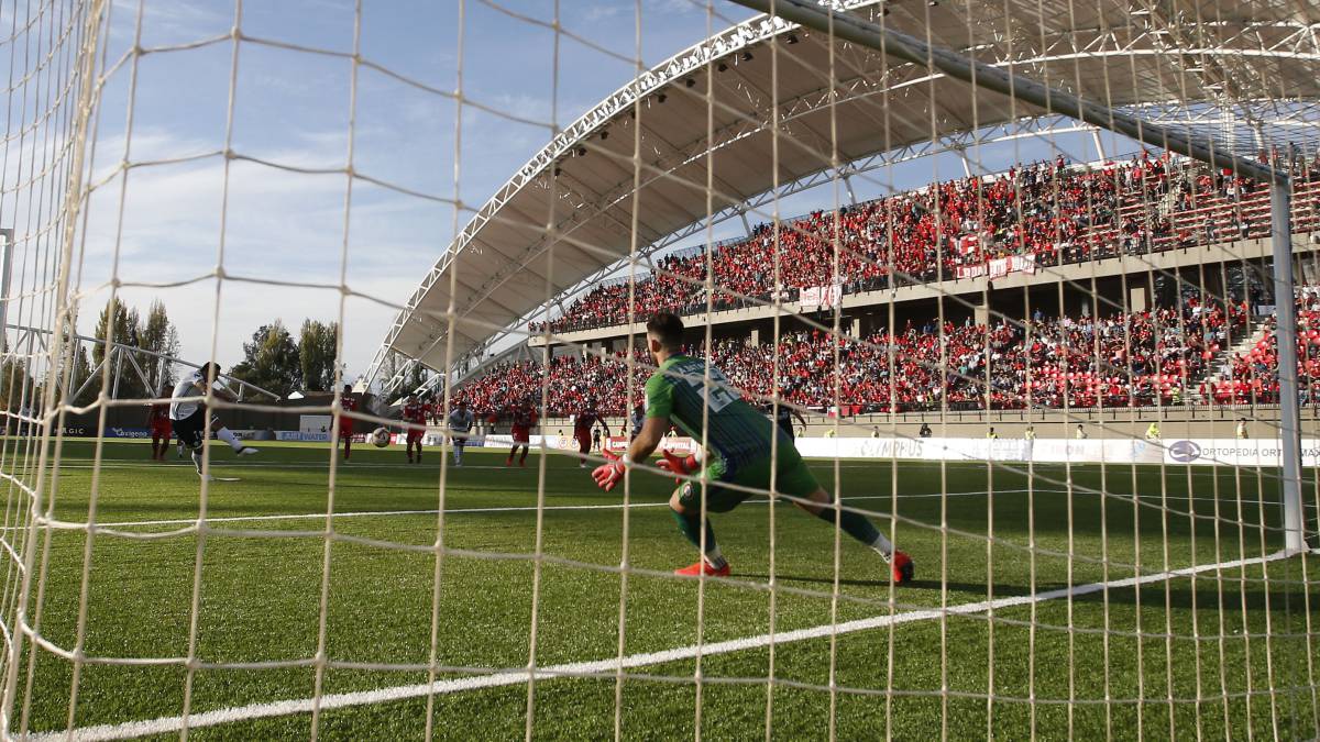 Los dos equipos tenían la oportunidad de acercarse más a Católica, pero no lo lograron. Esteban Paredes alcanzó a 'Heidi' González con 213 tantos.