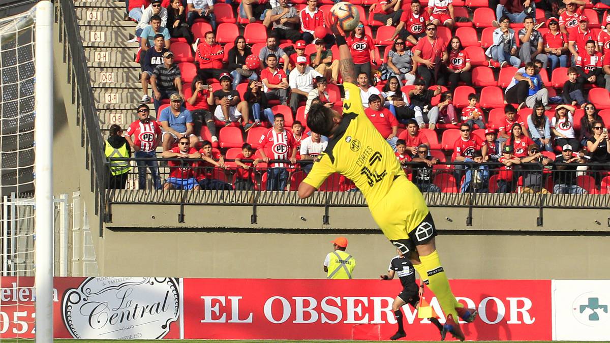 El portero tuvo una gran actuación frente a los cementeros tras salvar tres ocasiones claras de gol, además, señaló que Colo Colo siempre tiene que salir a ganar.