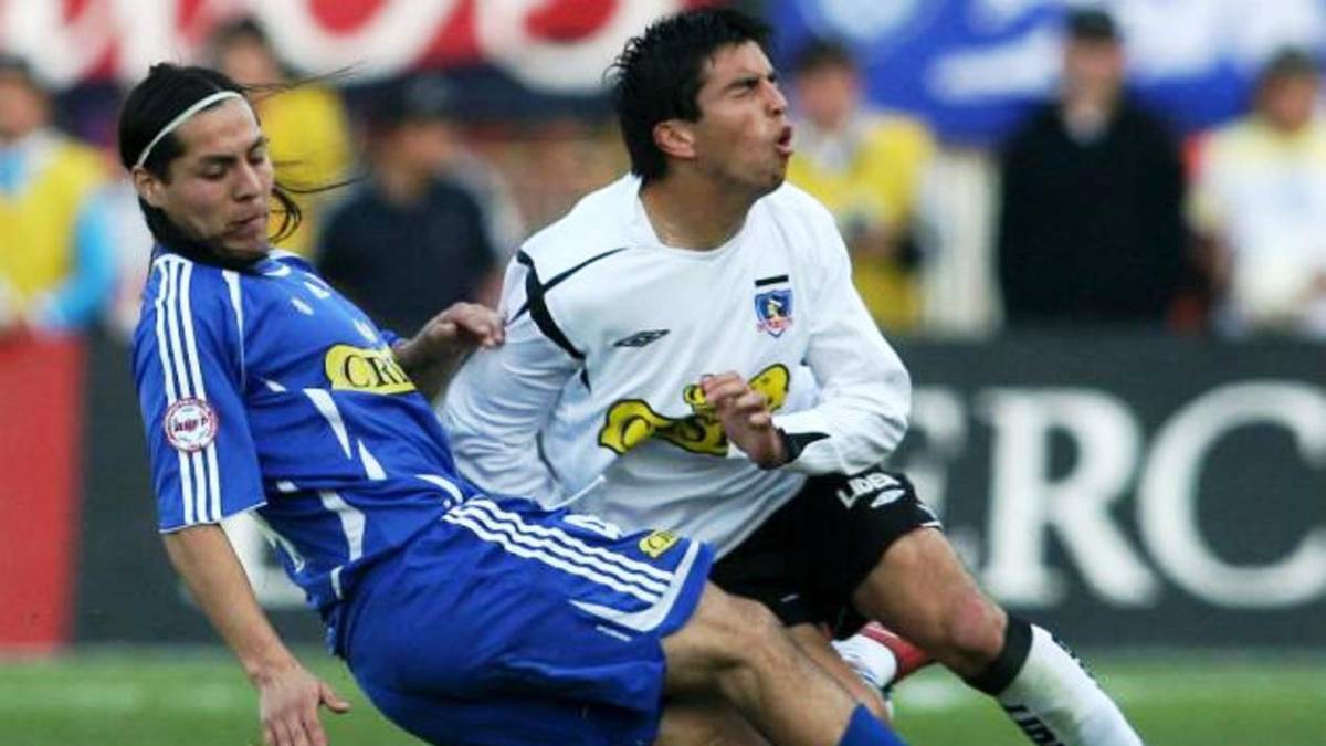Hugo Droguett y Gonzalo Fierro en un Superclásico