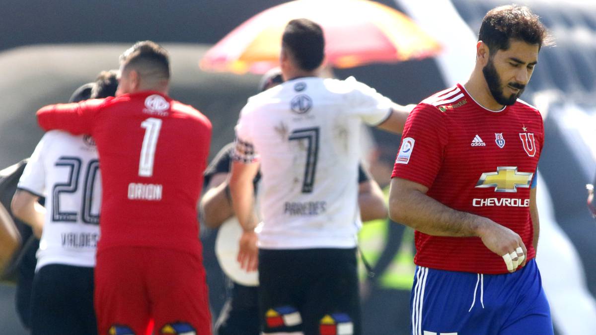 Johnny Herrera en el Superclásico ante Colo Colo en el Monumental