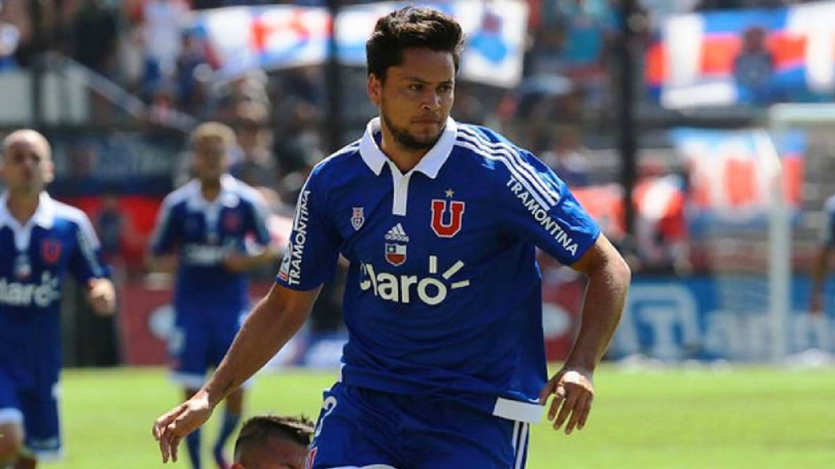 El ex defensor azul comentó con AS Chile la crisis que vive actualmente el plantel estudiantil, en la previa del Superclásico de este fin de semana ante Colo Colo.