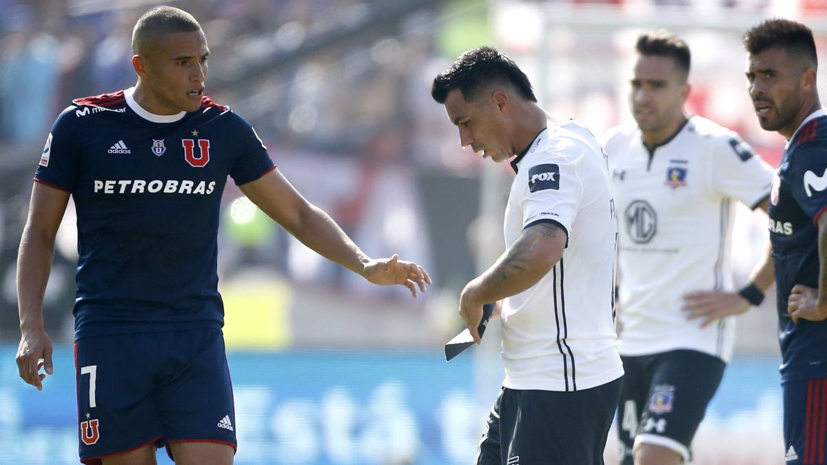 El delantero sufrió una lesión en el aductor izquierdo en el minuto 44' cuando intentó un remate a portería. En su lugar ingresó Javier Parraguéz.
