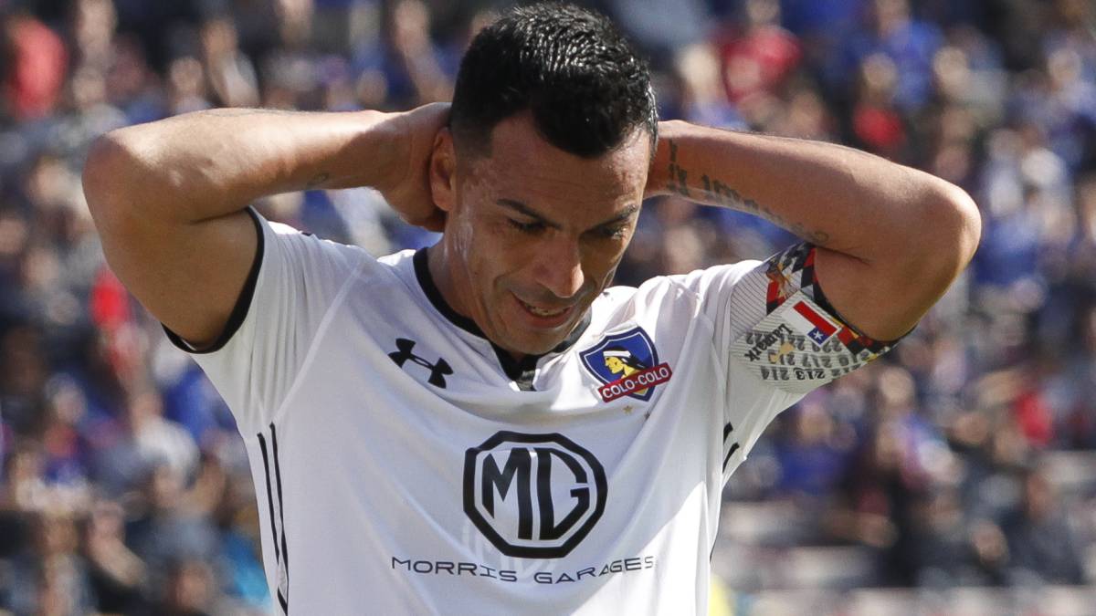 La patada de Esteban Paredes a Echeverría que nadie vio