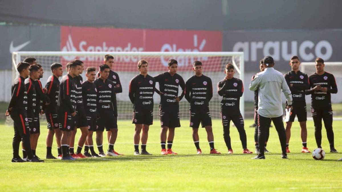 Además de los jugadores de Universidad Católica, hay varios nombres que participaron de los microciclos previos y finalmente no irán a Francia.