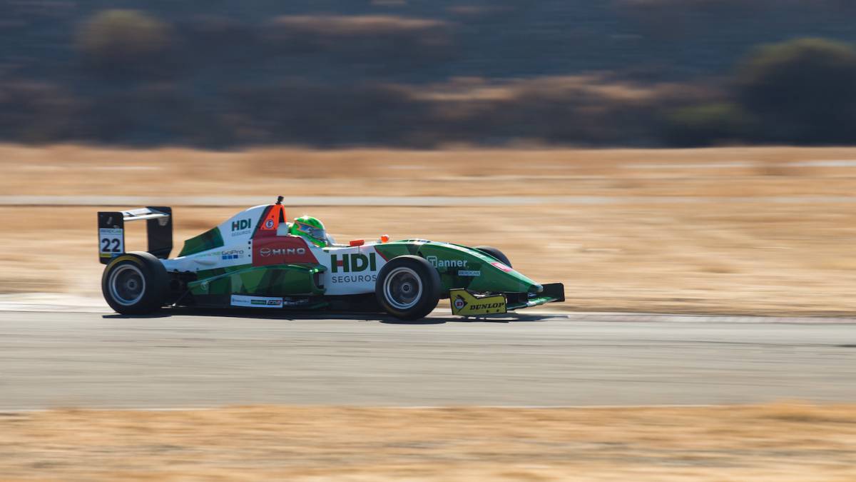Vicente Bas dominó ambas carreras sobre la pista del Autódromo Internacional de Codegua y es el sólido líder en el arranque de la temporada 2019.