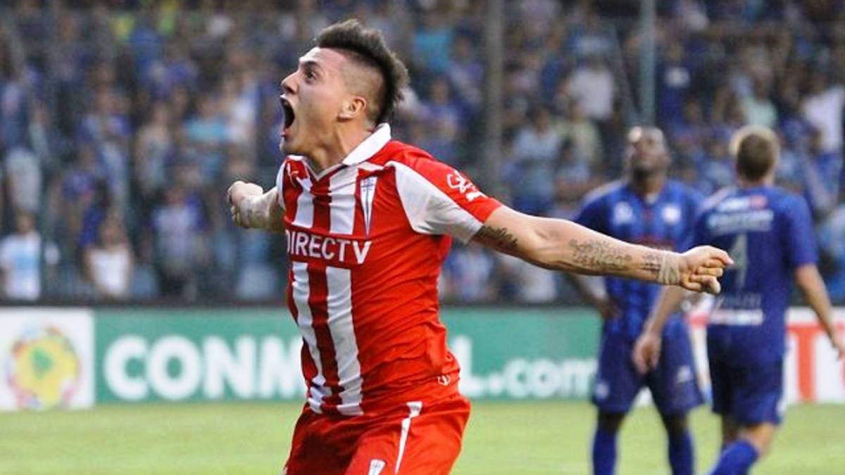 Universidad Católica en su última victoria en Ecuador 3-2 sobre Emelec