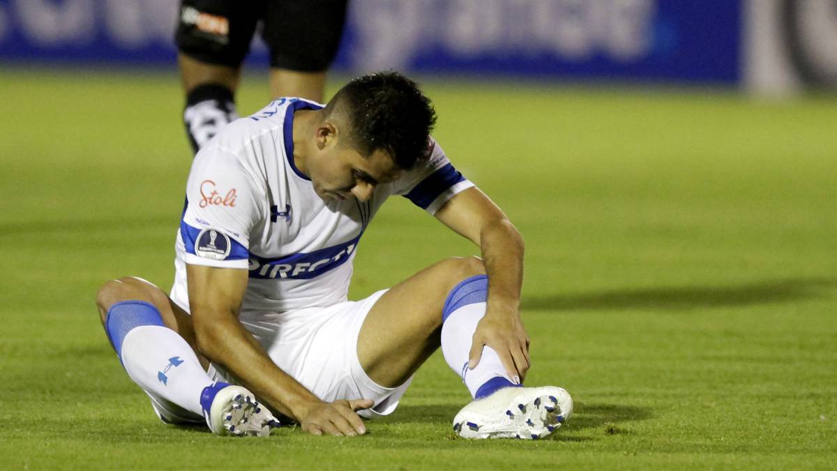El cuadro ecuatoriano goleó a una Universidad Católica irreconocible, ahogada y displicente, que con este resultado quedó prácticamente fuera de la Sudamericana.