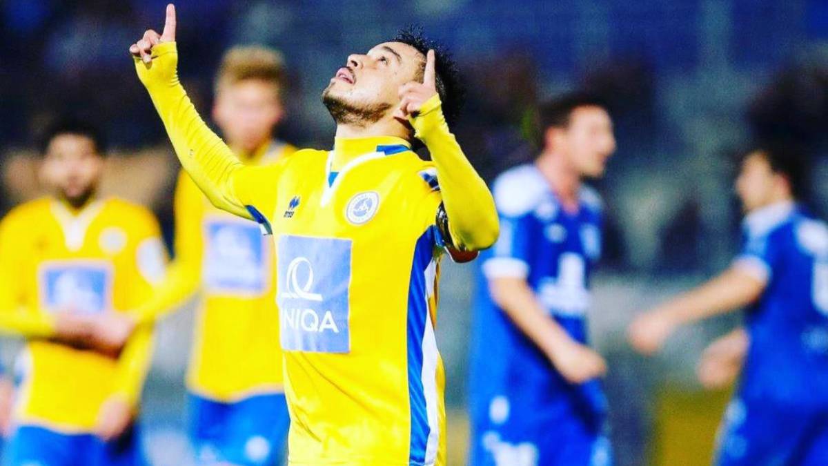 Patricio Paredes, delantero del First Vienna austríaco, tuvo un año fenomenal en Europa anotando 35 goles. "Me gustaría jugar en Primera División en Chile".