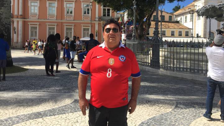 Rodolfo Casanova llegó anticipadamente a Bahía para esperar el Chile-Ecuador de la próxima semana. Hoy, verá en vivo el debut colombiano ante Argentina.