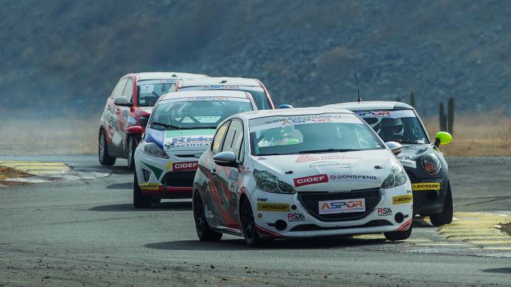 Este sábado se disputa el Gran Premio VPGroup en el Autódromo Internacional de Codegua . Los escoltas del líder intentarán descontarle puntos en la clasificación general.