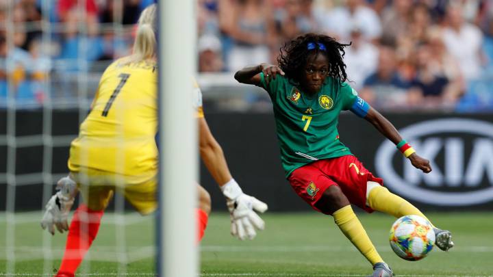 Con un gol agónico en el minuto 96, las africanas vencieron 2-1 a Nueva Zelanda y tomaron uno de los dos cupos restantes a octavos de final. Chile podría tomar el último.