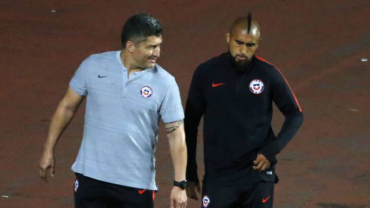 El volante salió del duelo ante Japón con una molestia física que dijo no era de preocupación, pero no participó de la práctica de este jueves con el resto del equipo.