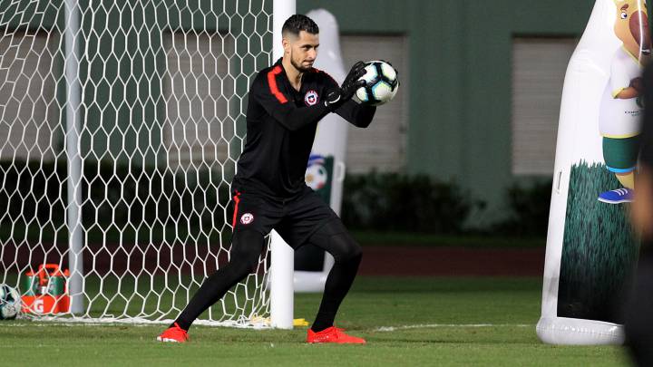 Arturo Vidal jugaría y Arias pasa a ser la duda ante Ecuador