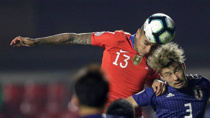 El volante del Bologna encontró una función que no había desempeñado en su club, y ha sido un factor clave para Rueda, tanto en ataque como en defensa.