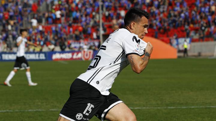Las camisetas 'fake' de Colo Colo que Umbro salió a desmentir