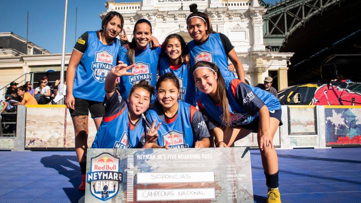 Soponcias será el grupo de amigas y compañeras que representará a Chile en Brasil para el torneo mundial. En la Final Nacional vencieron sin problemas.