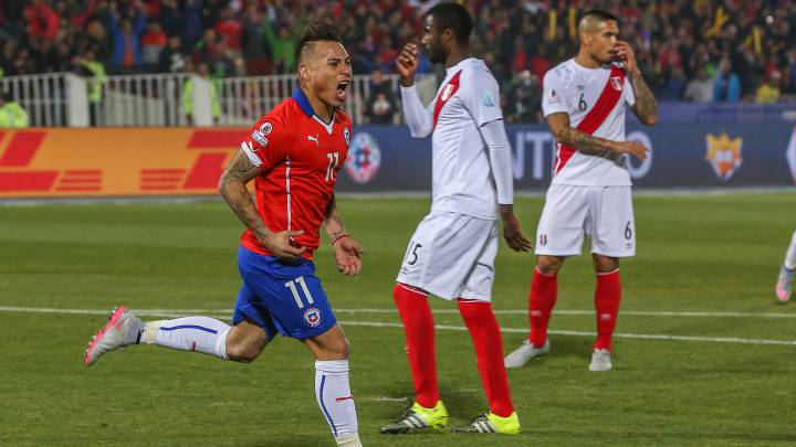 Chile disputó dos semifinales ante Perú en Copa América, consiguiendo la victoria en ambas. La última fue el 2015 en el Estadio Nacional de Santiago.