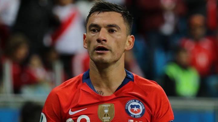 El volante de la Roja ha sido uno de los más destacados en el torneo continental, algo que lo hace estar en vitrina de varios equipos importantes de Europa.