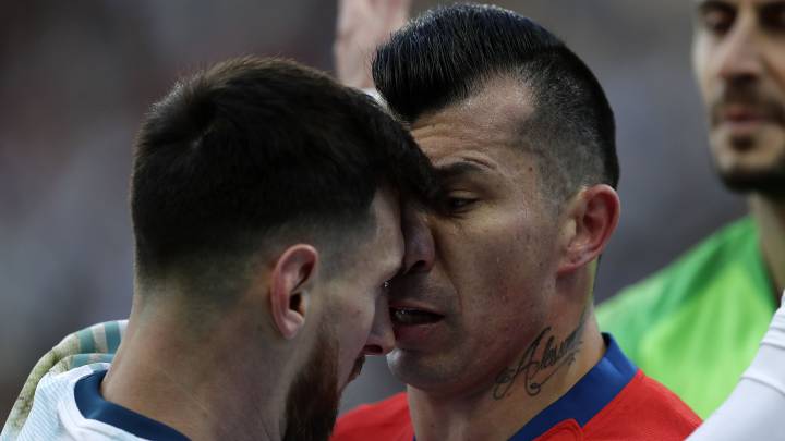 La polémica jugada de Medel y Messi se llevó toda la atención de la prensa trasandina en la definición por el tercer puesto, que catalogaron como.