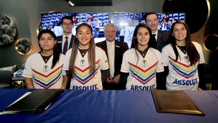 Santiago Morning presentó a Karen Araya, Su Helen Galaz, Javiera Roa y Javiera Toro como nuevas jugadoras para el segundo semestre.