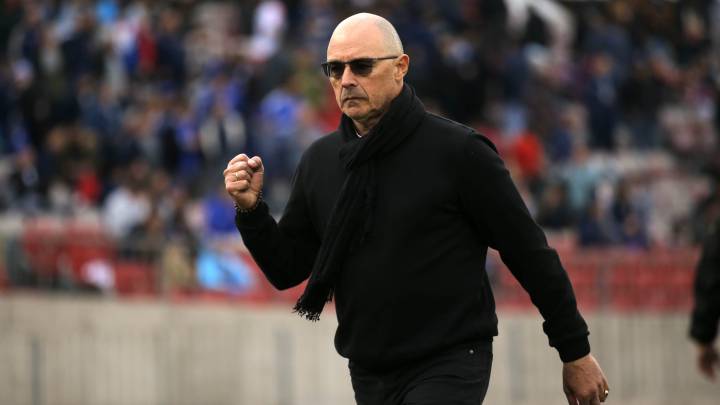 "De este tipo de cosas a las que no está acostumbrado un equipo grande se sale de esta manera, siendo humildes", sostuvo el DT tras la victoria sobre Temuco.