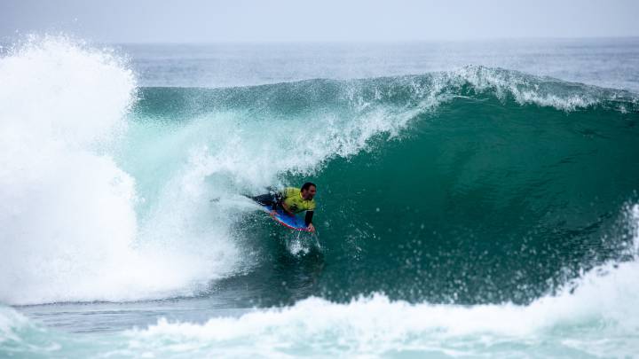 Con destacadas actuaciones de los chilenos se llevó a cabo la primera jornada de la quinta fecha del tour mundial anual en la zona norte del país.
