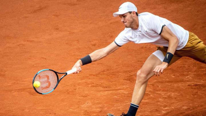 Haciendo dupla con el uruguayo Pablo Cuevas, vencieron a los alemanes Kevin Krawietz y Andreas Mies por 6-3, 4-6 y 10-7, para alcanzar la ronda de los cuatro mejores.